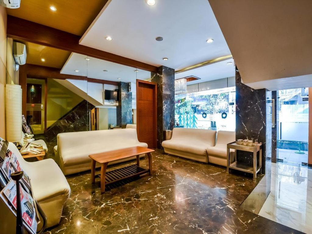 Hotel Galaxy Мумбаи Экстерьер фото